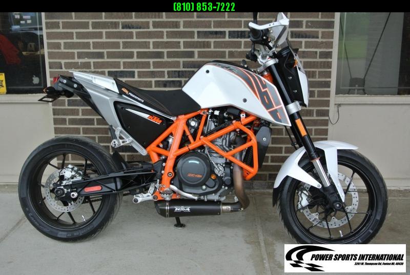 2014 KTM DUKE 690 ABS Dual Sport Street Legal Motorcycle SUPERMOTARD #2766 2014 KTM DUKE 690 ABS Dual Sport Street Legal Motorcycle SUPERMOTARD #2766