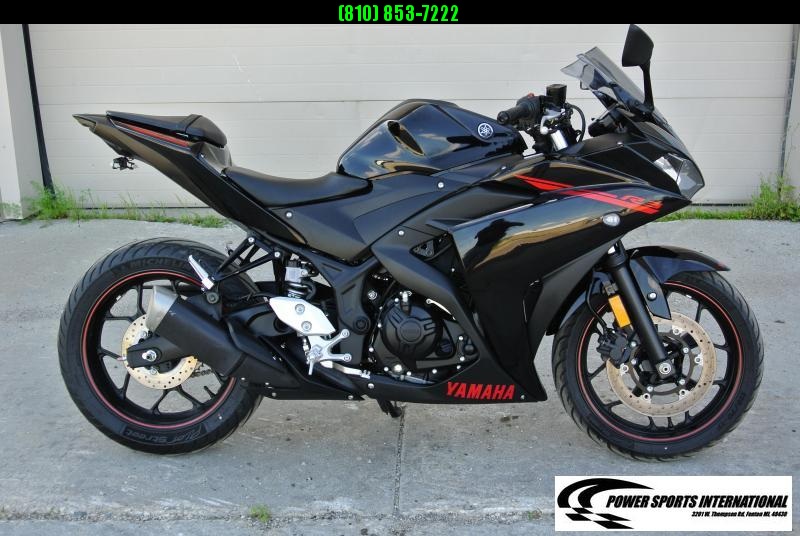 2015 Yamaha YZF-R3 Sport Bike Motorcycle Metallic Black and Red Low Miles 2015 Yamaha YZF-R3 Sport Bike Motorcycle Metallic Black and Red Low Miles