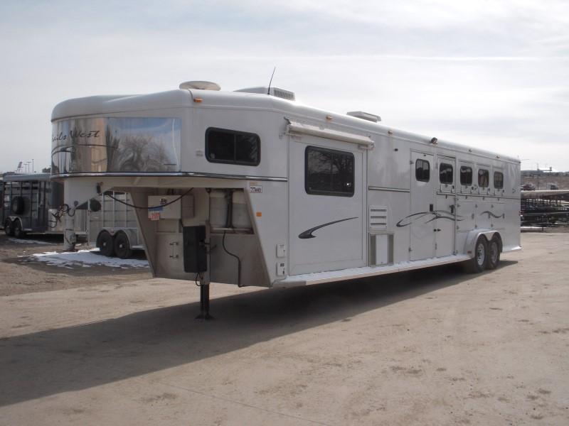 2006 Trails West Manufacturing 4H LQ GN Horse Trailer 2006 Trails West Manufacturing 4H LQ GN Horse Trailer
